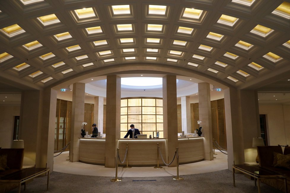 Koronavirus v Německu: Berlínský ikonický Hotel Adlon Kempinsku otevřel po měsících lockdownu (červen 2021)