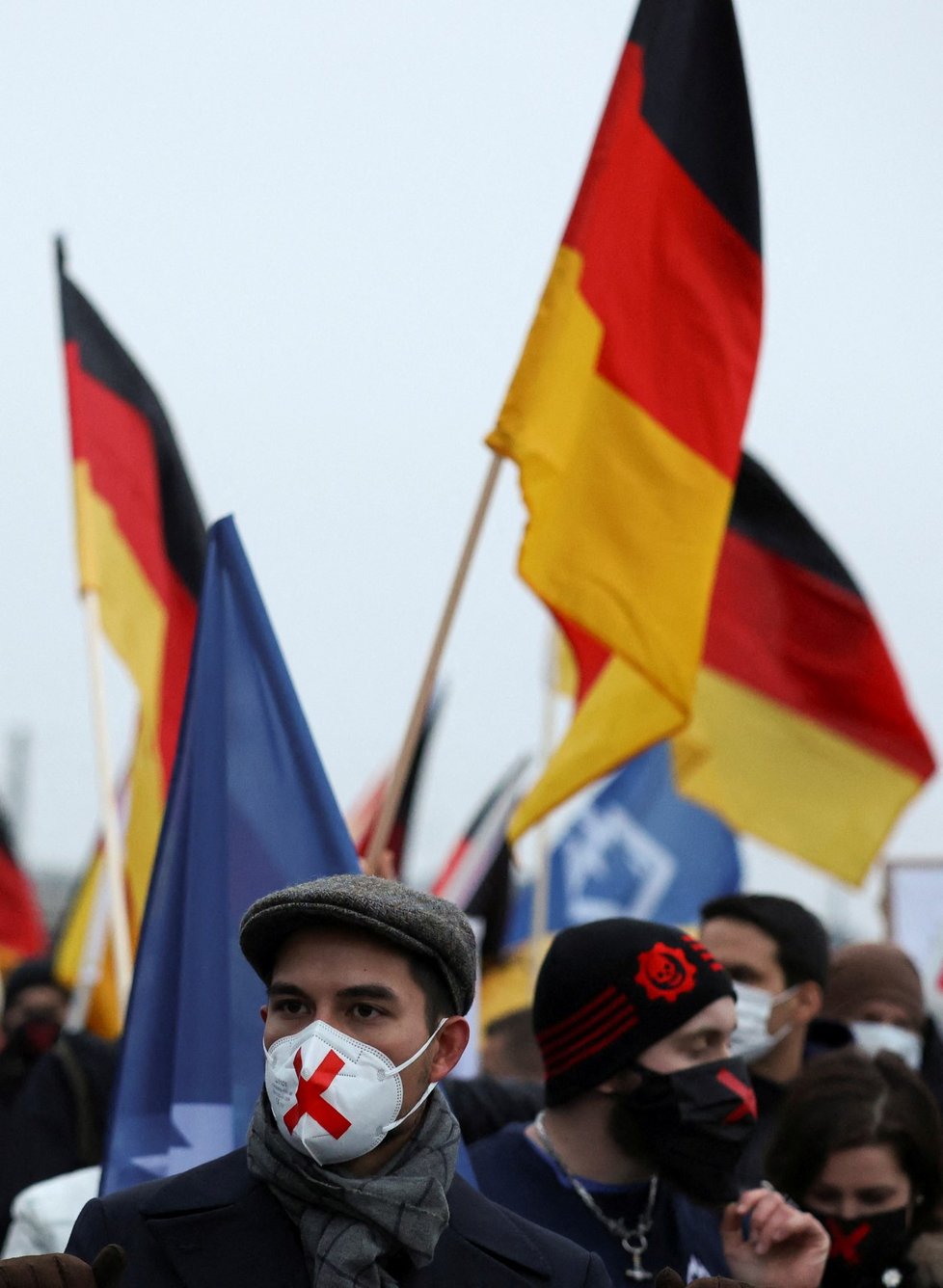 Protesty proti koronavirovým opatřením v Německu (11. 12. 2021)) Protesty proti koronavirovým opatřením v Německu (11. 12. 2021))