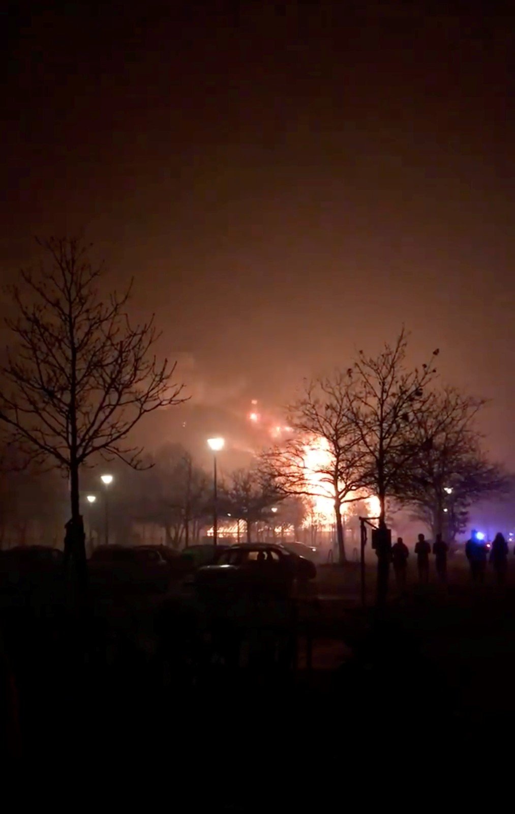 Tragický požár pavilonu opic v německém Krefeldu.