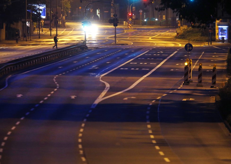 60 tisíc osob muselo opustit domovy v Německu. Důvodem je odstranění letecké pumy.