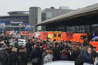 Policie uzavřela letiště v Hamburku. V klimatizaci byl pepřový sprej