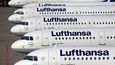 Letiště ve Frankfurtu, které je největší v Německu, stávka postihne od 5 do 18 hodin. Lufthansa zrušila přes 800 spojů
