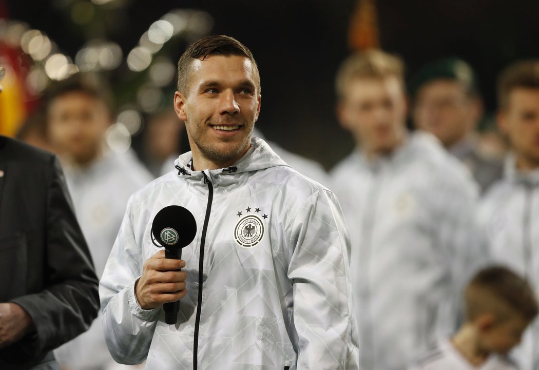 Loučící se Lukas Podolski děkoval fanouškům i celému Německu