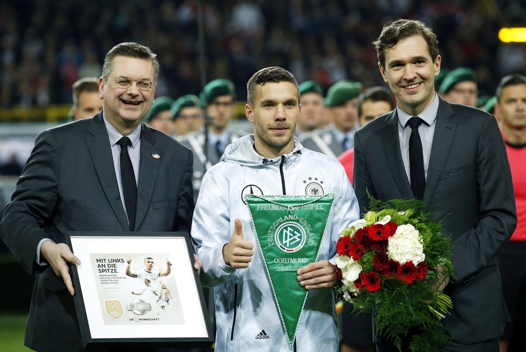 Útočník Lukas Podolski se přípravným zápasem s Anglií rozloučil s německou reprezentací