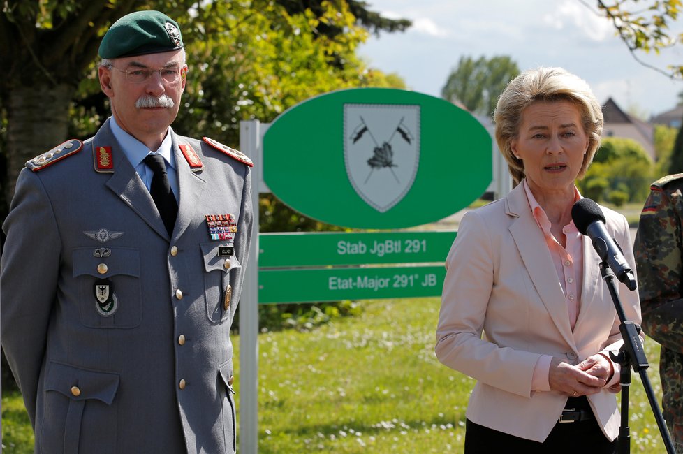 Základnu v Illkirchu, kde sloužil zatčený 28letý německý nadporučík Franco A., nedávno navštívila německá ministryně obrany Ursula von der Leyen.