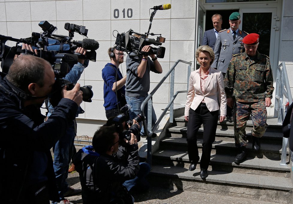 Základnu v Illkirchu, kde sloužil zatčený 28letý německý nadporučík Franco A., nedávno navštívila německá ministryně obrany Ursula von der Leyen.