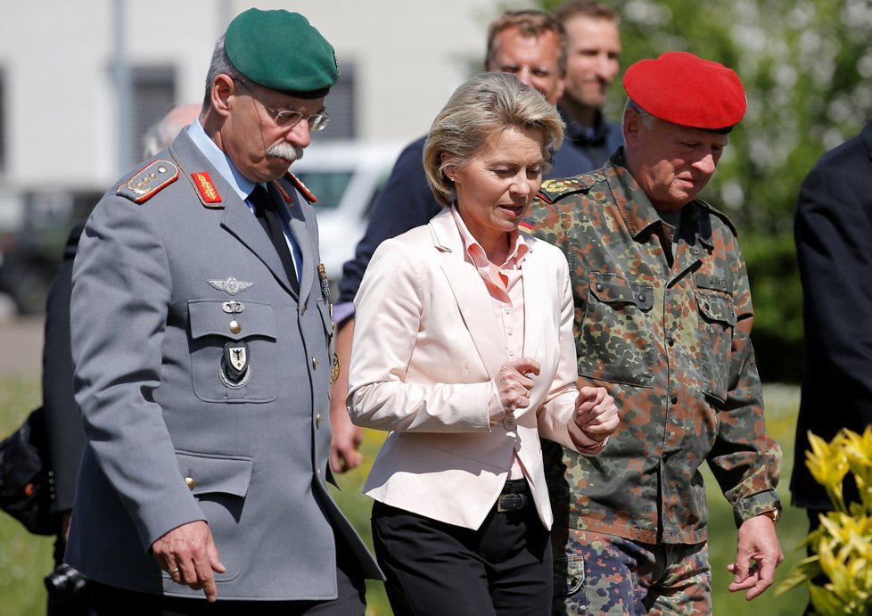 Základnu v Illkirchu, kde sloužil zatčený 28letý německý nadporučík Franco A., nedávno navštívila německá ministryně obrany Ursula von der Leyen.