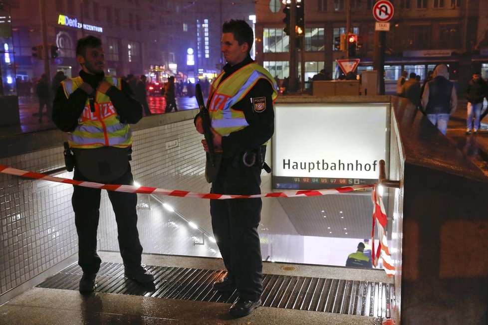 Policejní manévry v Mnichově: Kvůli plánovanému útoku radikálů z Iráku a Sýrie