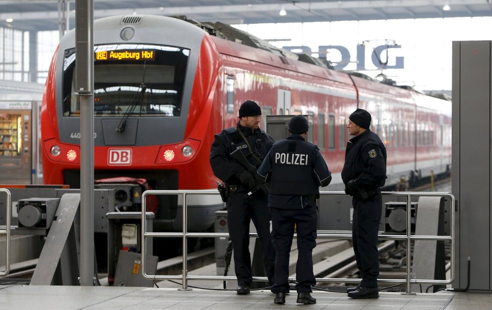 Zpřísněná bezpečnostní opatření v Mnichově po silvestrovské teroristické hrozbě