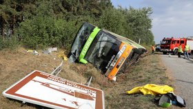 Na severu Německa havaroval autobus FlixBusu, 16 lidí je zraněno