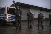 Razie v Německu a Británii: Policie jde po dvou teroristech