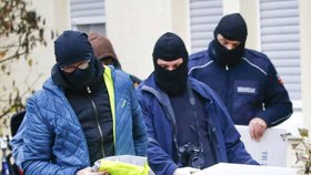 Německá policie zasahuje proti salafistům.