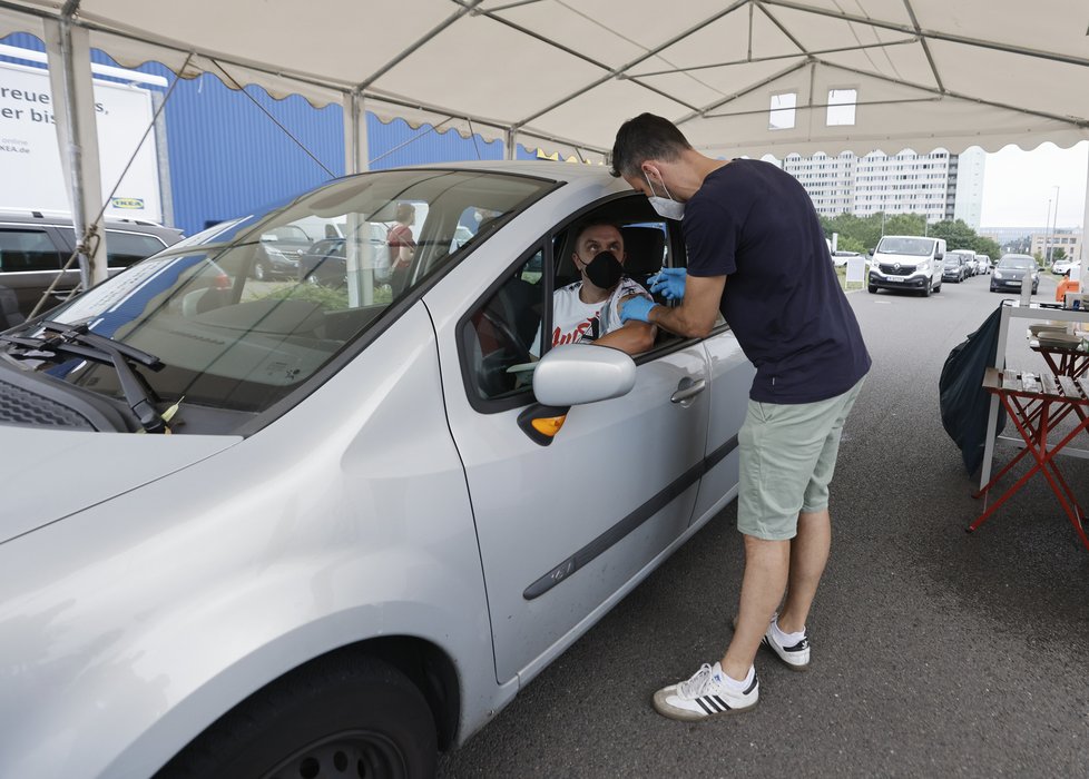 V Berlíně se očkuje proti covidu v obchodních domech IKEA (17. 7. 2021).