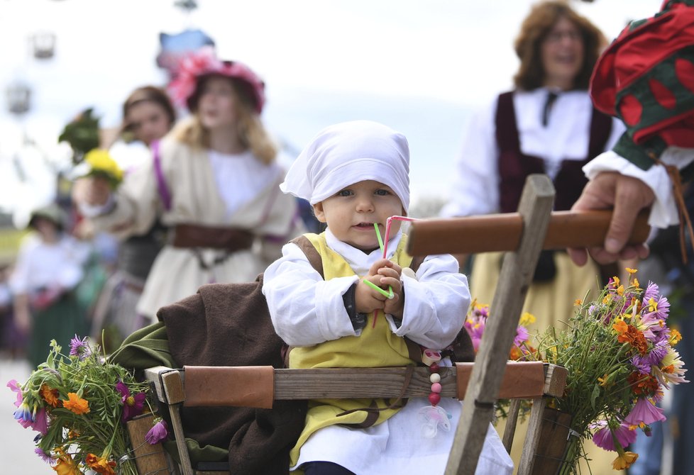 V Mnichově se konají každoroční slavnosti piva Oktoberfest.