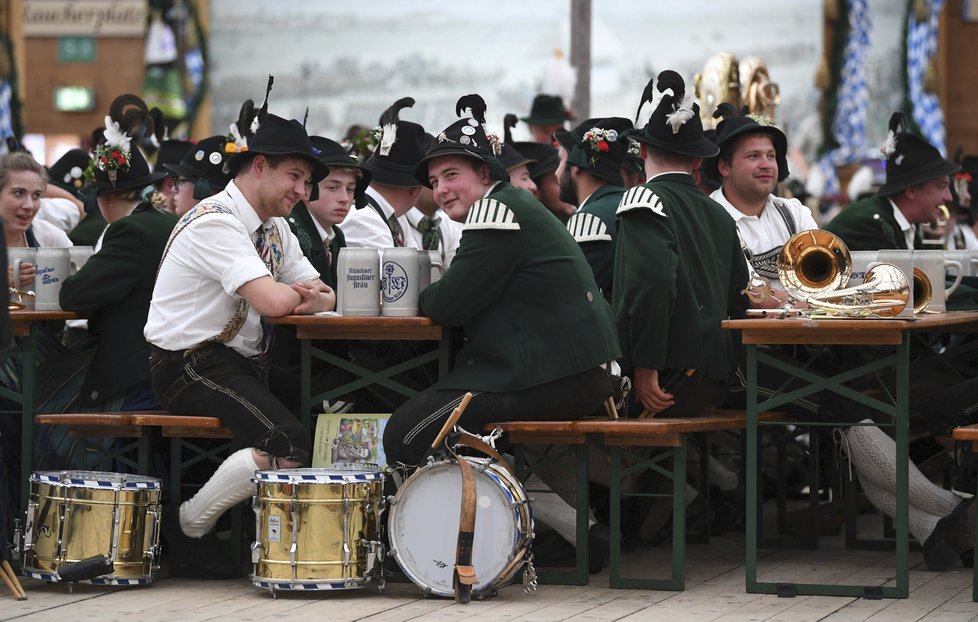 V Mnichově se každý rok konají slavnosti piva Oktoberfest