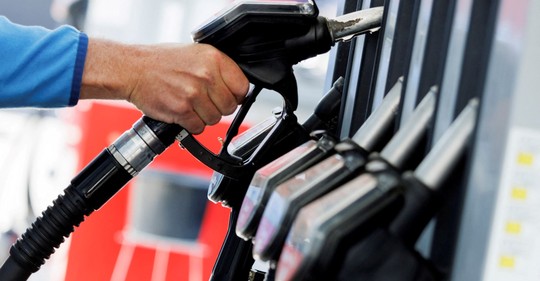 V Česku končí snížení spotřební daně u benzinu. Zkrotí čerpadláři zdražení na úkor svých marží?