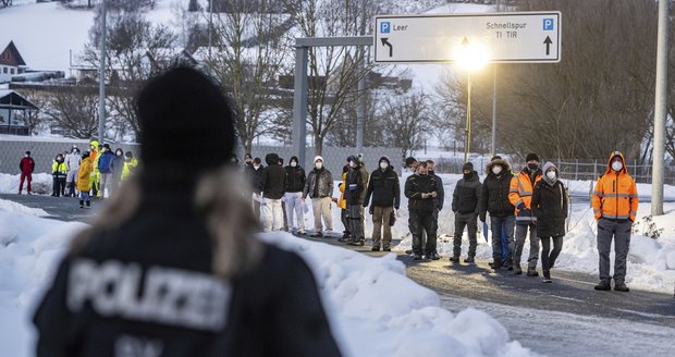 Česko jako riziková oblast mutací: Německo vrací kontroly na hranice, potíže čekají i pendlery