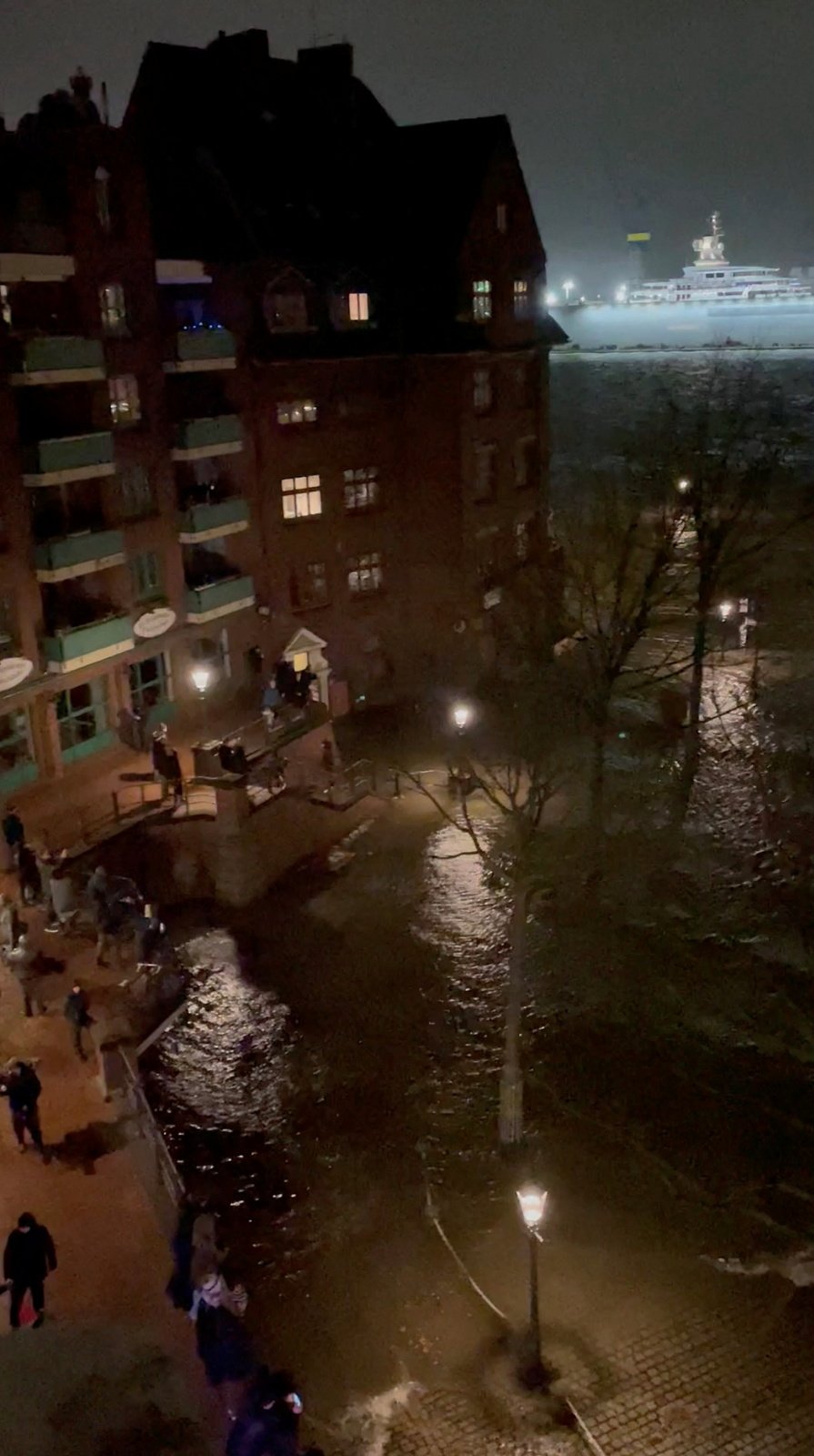 Bouře zasáhla Německo: Záplavy v Hamburku (30.1.2022)