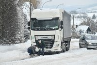 Kolony na 16 hodin i uváznuté kamiony: Německo zažívá kvůli počasí dopravní peklo