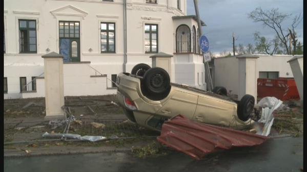 Německý Rostock brutálně poničilo tornádo