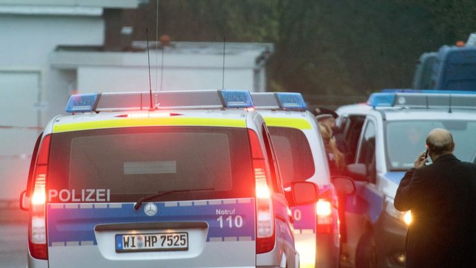 Německá policie má kvůli přílivu migrantů spoustu práce.