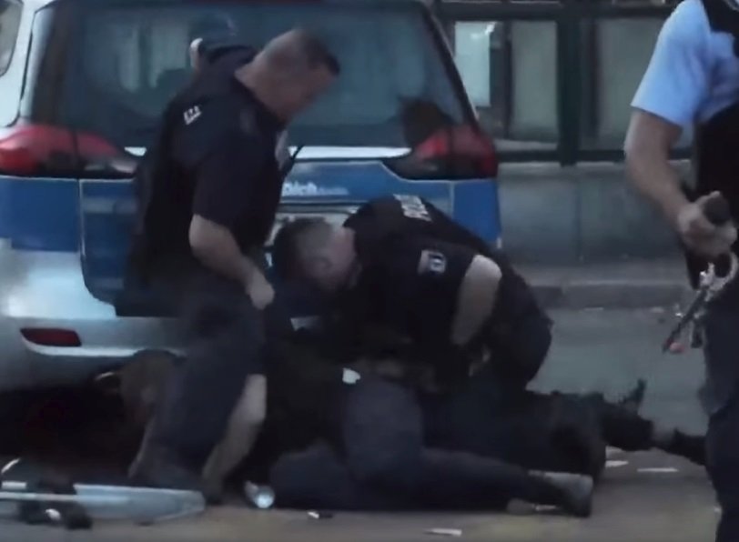 Německá policie obviněna z brutality.