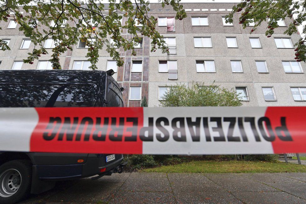 Němečtí policisté zasahovali v bytě Syřana podezřelého z přípravy teroristických útoků.