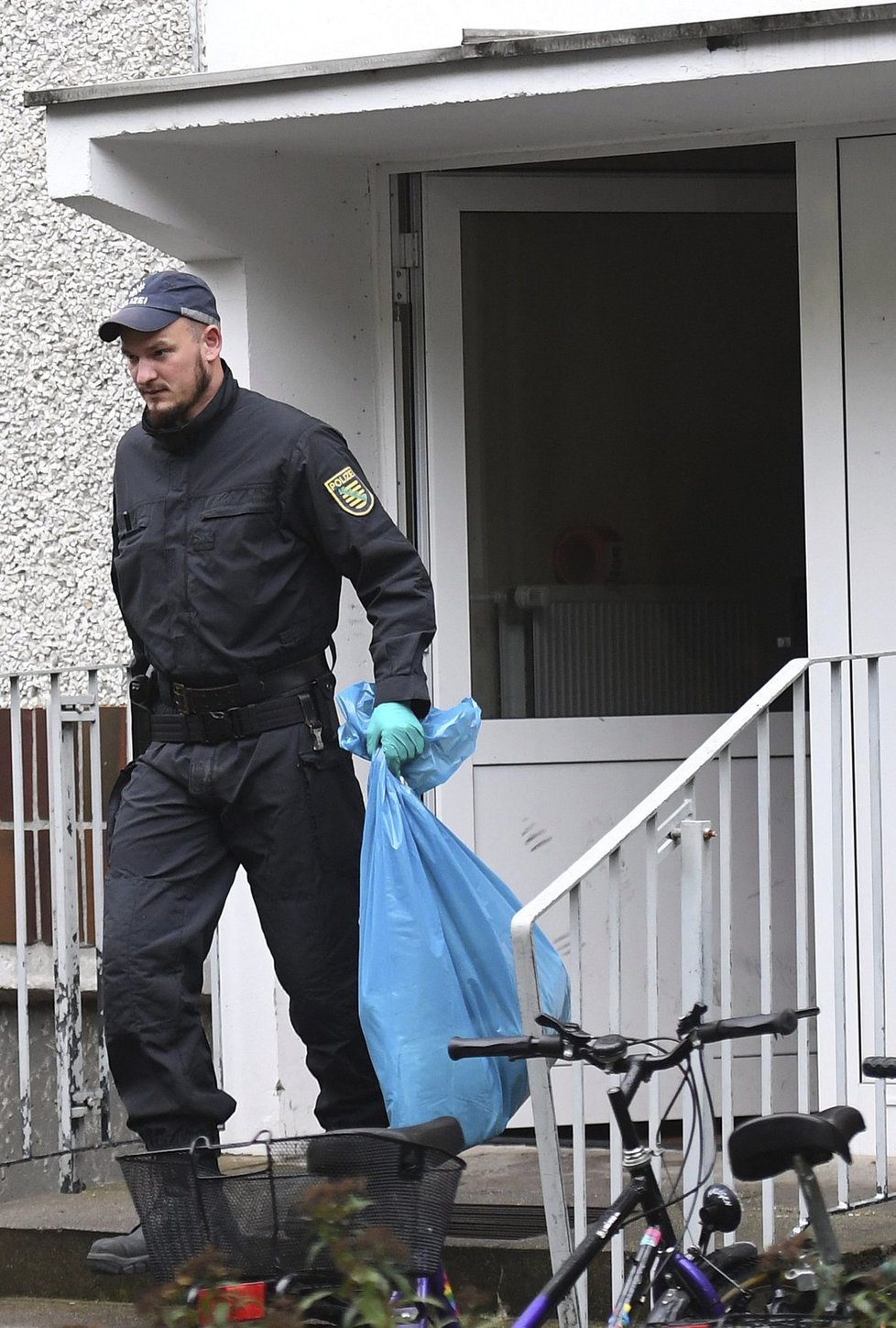 Němečtí policisté zasahovali v bytě Syřana podezřelého z přípravy teroristických útoků.