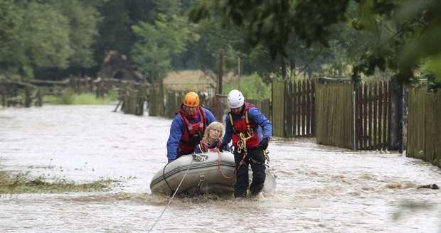 Střední Německo stihly silné záplavy.