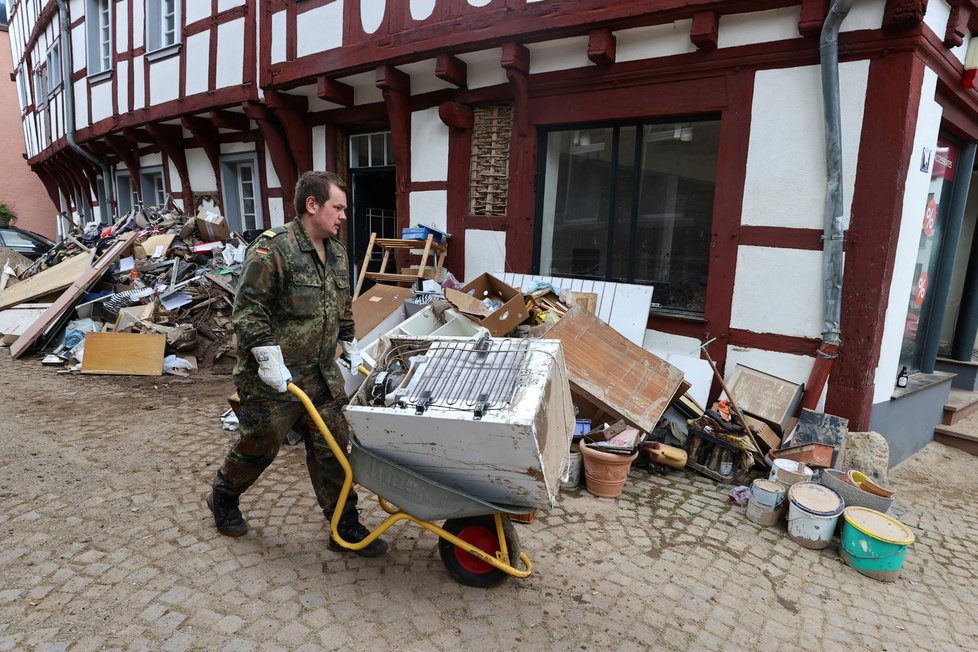 Odklízení následků bleskových povodní v Německu (19. 7. 2021)