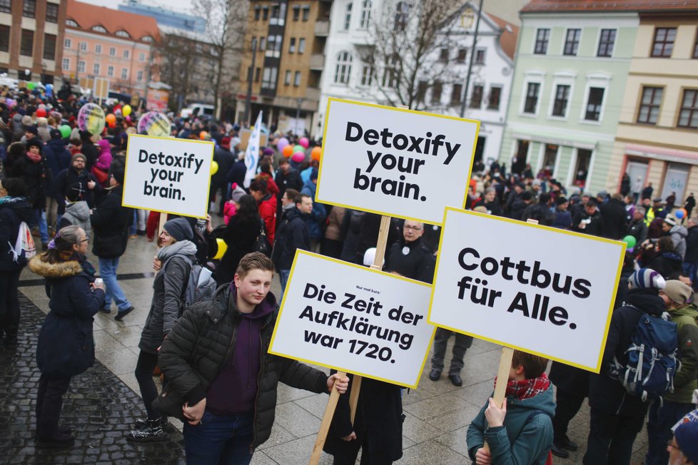 Protest proti diskriminaci migrantů v německém Cottbusu