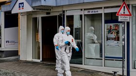 Policie zasahovala u banky Volksbank v německém Sinzigu.