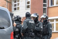 Šílenec v Německu napadl dvě děti: Jsou vážně zraněné!