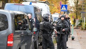 Zásah komanda ve škole v německém Hamburku: Ozbrojence policie nenašla