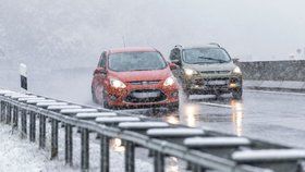 Česko zasáhl mráz, silnice jsou kluzké. (Ilustrační foto)