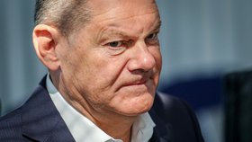 Německý kancléř Olaf Scholz čelí výzvám k předčasným volbám (10. 6. 2024).