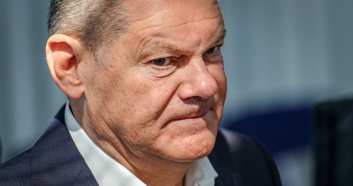 Německý kancléř Olaf Scholz čelí výzvám k předčasným volbám (10. 6. 2024).