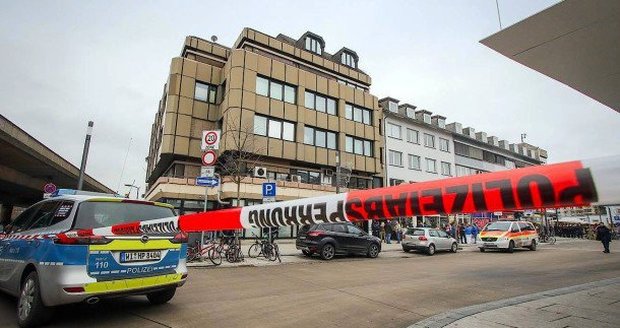 Střelba v Německu: Doktor „popravil“ kolegu a pak zabil i sebe