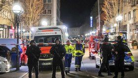 Ve městě Hanau u Frankfurtu nad Mohanem při střelbě zemřelo nejméně 9 lidí (20. 2. 2020)