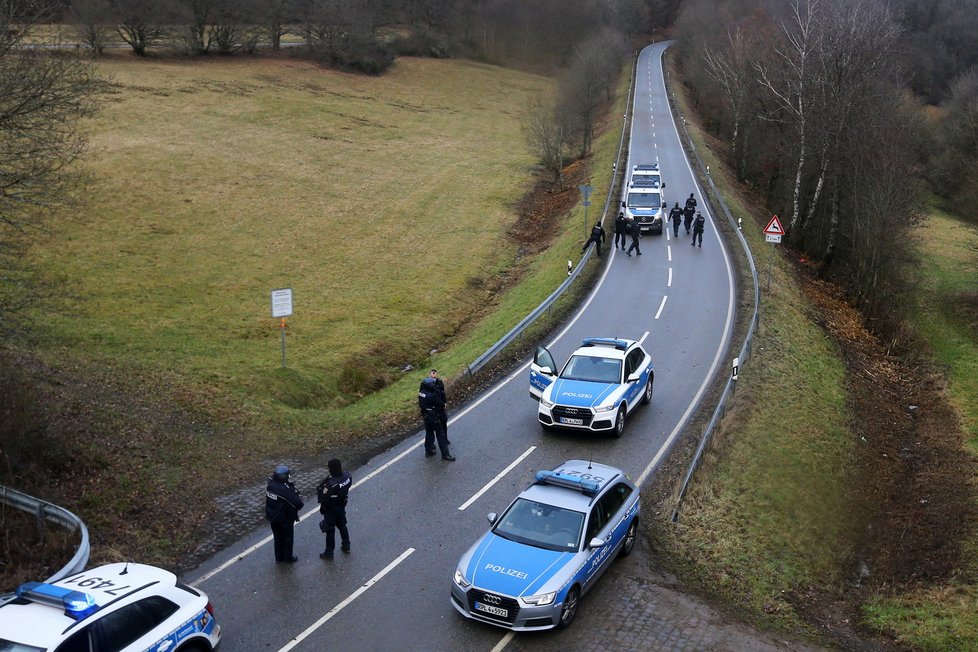 Dva němečtí policisté byli zastřeleni při rutinní silniční kontrole (31. 1. 2022).