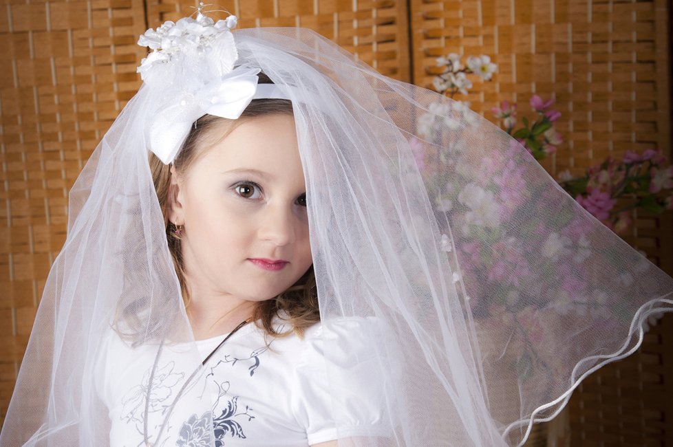 Německo se rozhodlo vypořádat s fenoménem dětských nevěst.