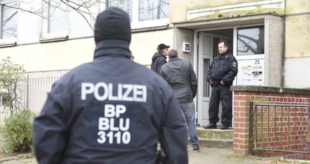 Brutální vražda dívky (†15) v Německu: Policie zatkla cizince (25)