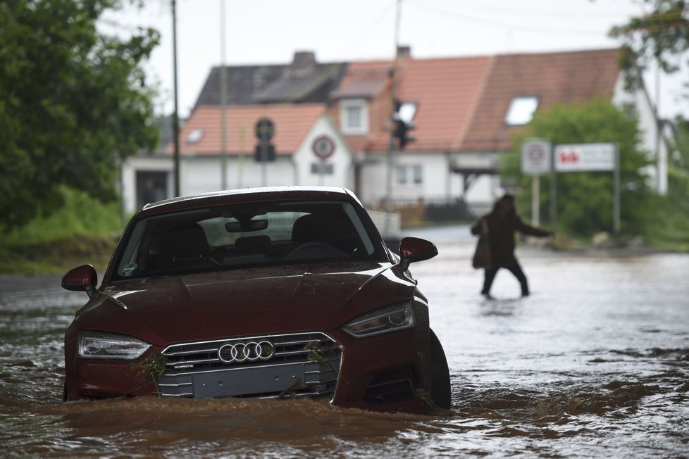 Silné deště dál trápí Německo, (21.05.2019).