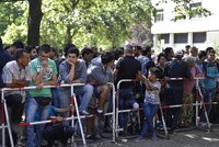 Běženci rozhádali Berlín s Bruselem. Němci zase volají po uprchlických kvótách