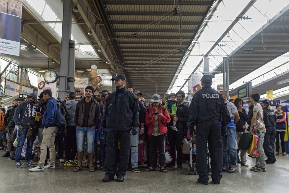 Uprchlíci na nádraží v německém Mnichově