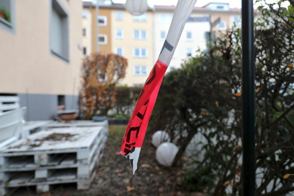 Německá policie pátrá po útočníkovi, který v Norimberku pobodal 3 ženy, (13. 12. 2018).
