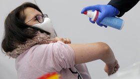 Testovací fáze očkování proti koronaviru v Německu (10. 12. 2020)