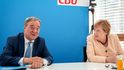 Volby v Německu: Lídr CDU Armin Laschet a dosluhující kancléřka Angela Merkelová