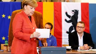 Merkelová vyhrála volby a dál by měla být kancléřkou, slaví i krajně pravicová AfD