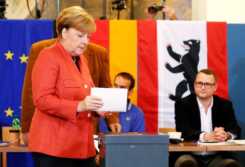Německé parlamentní volby: Odvolila i kancléřka Angela Merkelová (CDU).